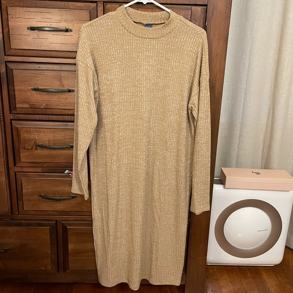 Old Navy Maternity Rib Knit Midi Dress